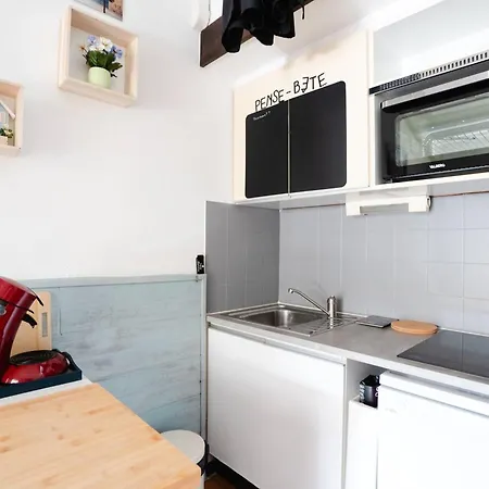 Apartment Pavillon Climatise Avec Mezzanine, Piscine Et Parking Prive A St Pierre La - Fr-1-409a-32 *